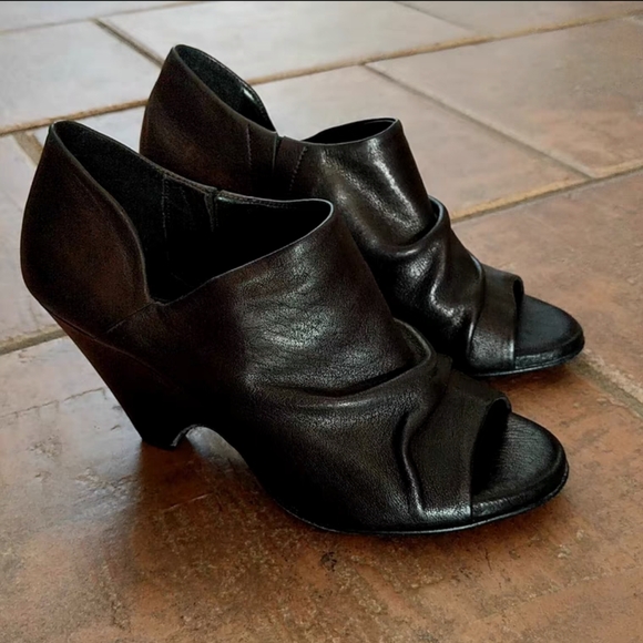 The Last Conspiracy Peep Toe Heels Black Leather - Picture 7 of 16